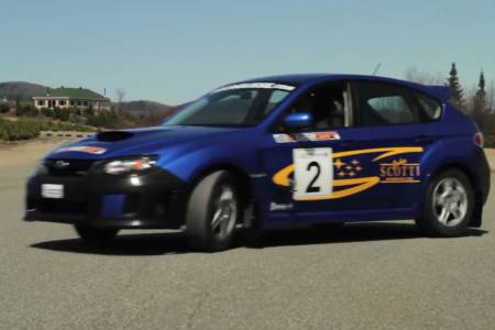 Vidéo de drift en Subaru WRX