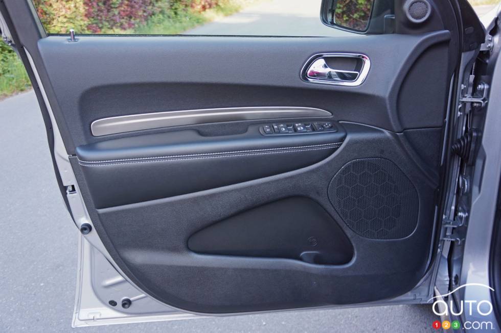 2016 Dodge Durango SXT door panel