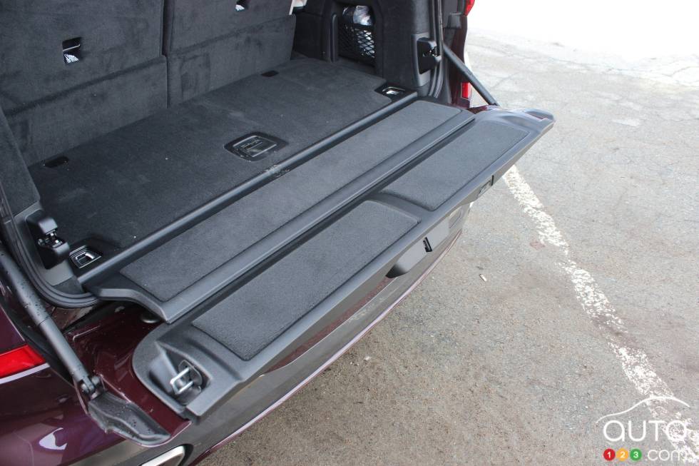 We drive the 2020 BMW X7 M50i