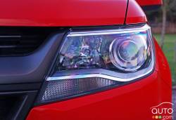 2016 Chevrolet Colorado Z71 Crew Cab short box AWD headlight