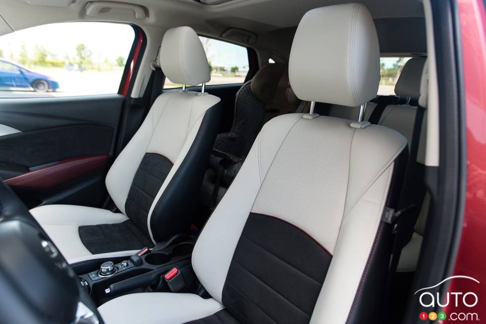 Siège avant de la Mazda CX-3 GT 2016