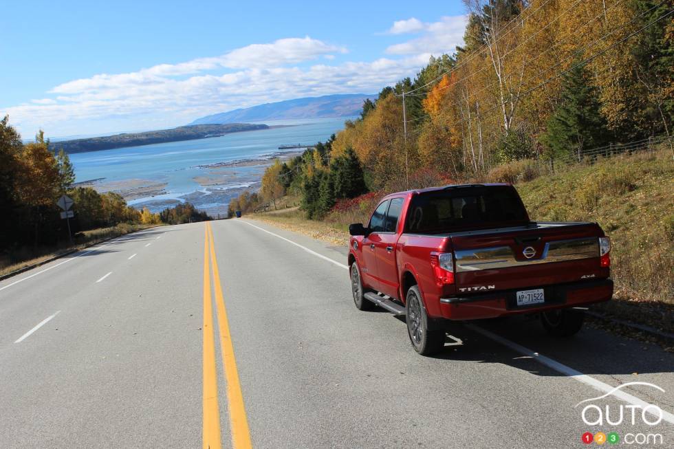 Vue arrière du Nissan Titan 2017