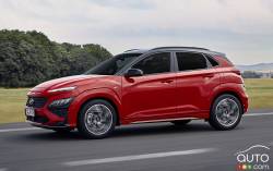 Research 2022
                  HYUNDAI Kona pictures, prices and reviews