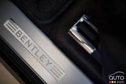 Garnissage des seuils de la Bentley Bentayga 2017