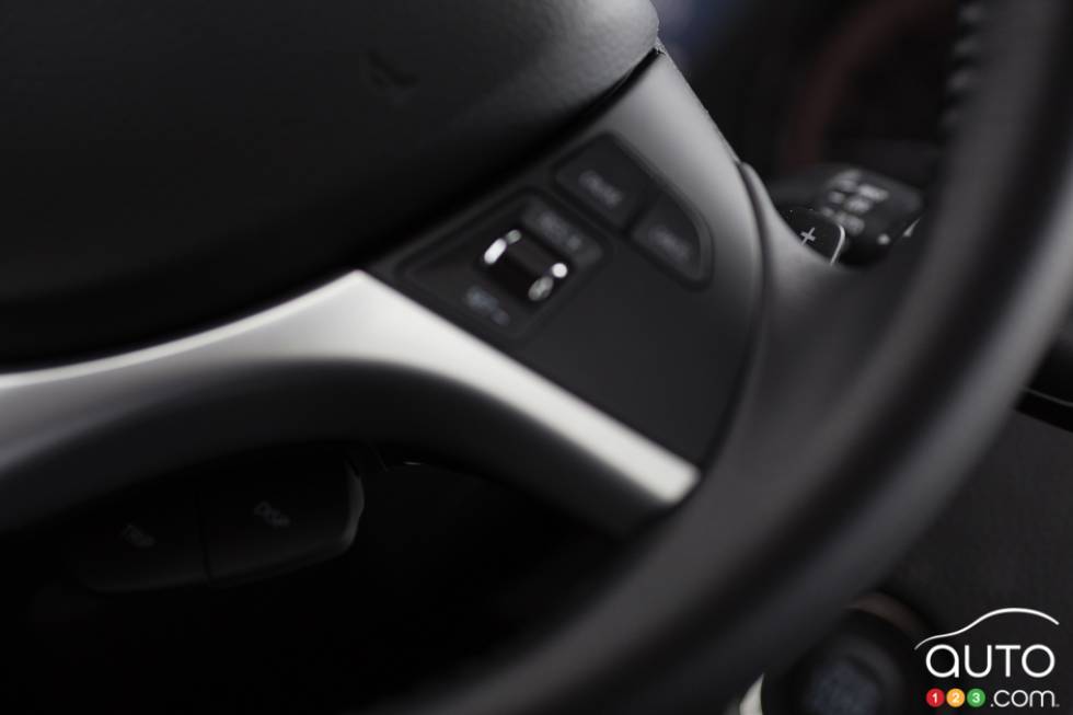 Palette de changement de vitesses sur le volant