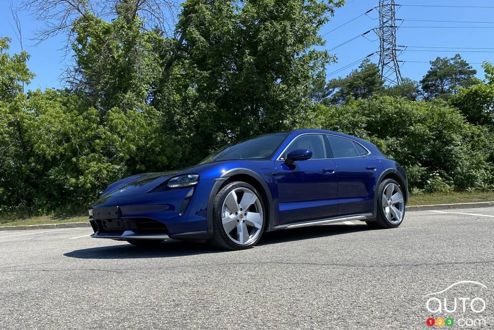 We drive the 2021 Porsche Taycan Turbo Cross Turismo