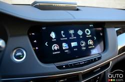 2016 Cadillac CT6 infotainement display