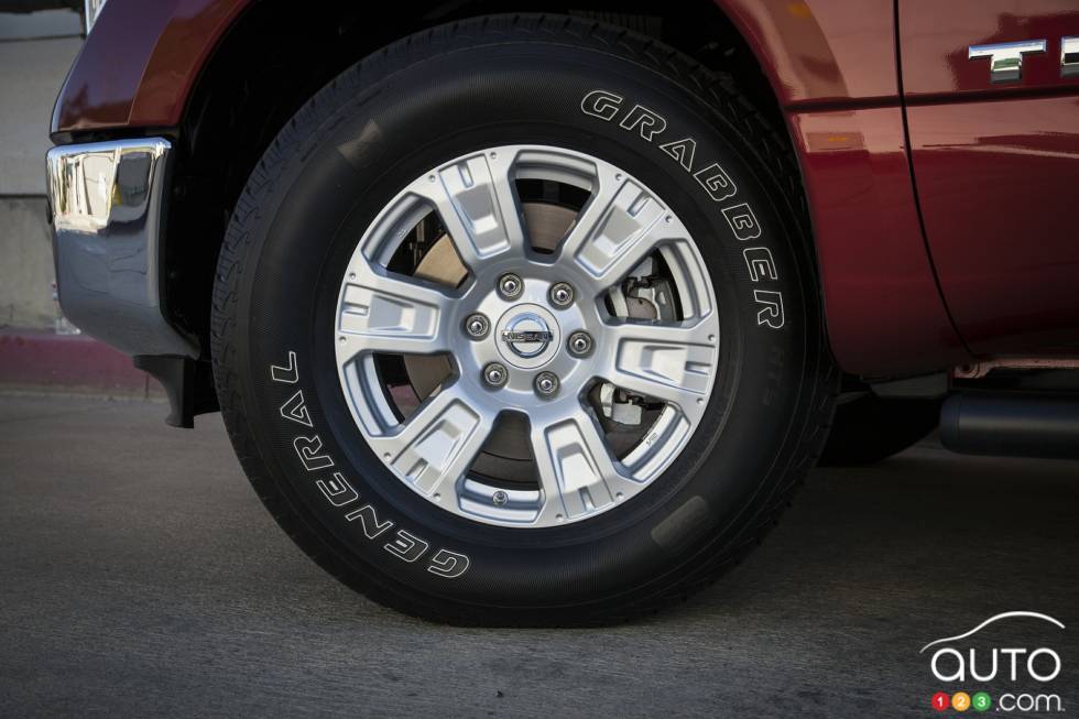 Roue du Nissan TITAN cabine simple 2017
