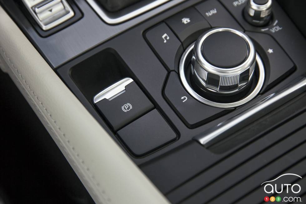 détails de la console centrale