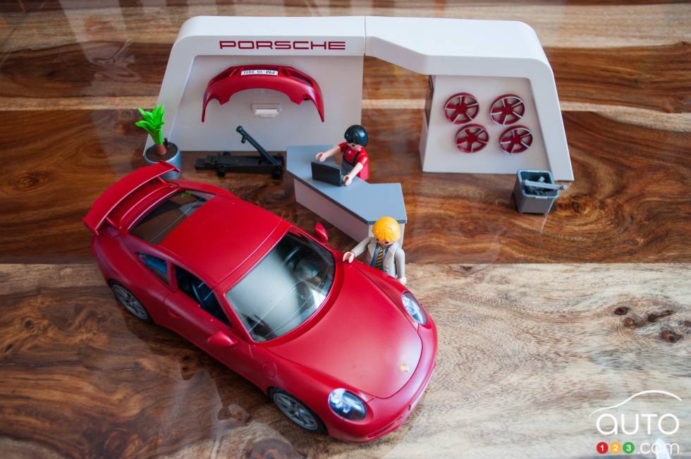 Photos de l'assemblage de la Porsche 911 Carrera S de Playmobil