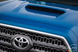 2016 Toyota Tacoma V6 TRD hood scoop
