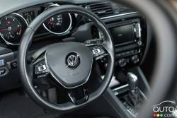 2015 Volkswagen Jetta TDI steering wheel