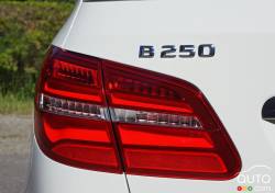 2016 Mercedes-Benz B250 4matic model badge