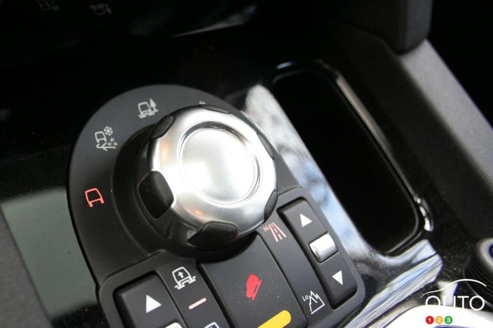 Terrain Response dial