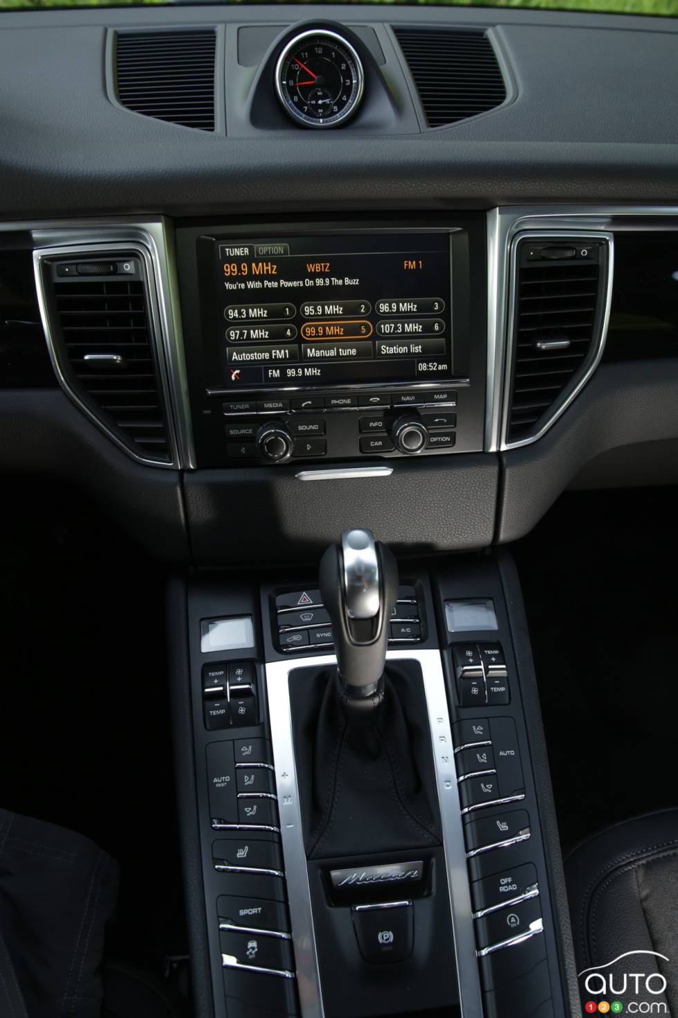 détails de la console centrale