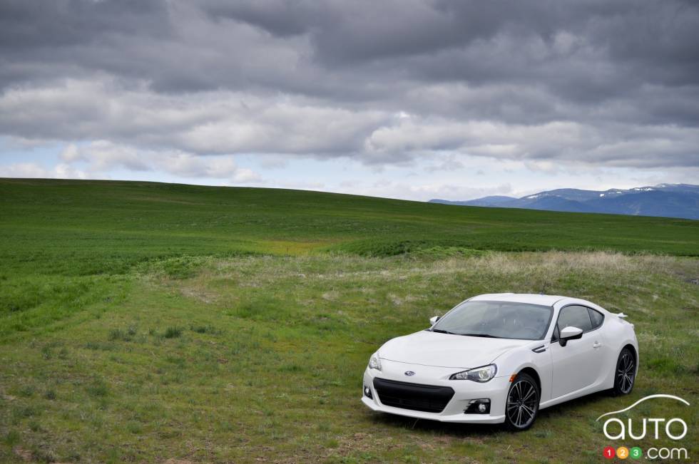 Front 3/4 view, white model