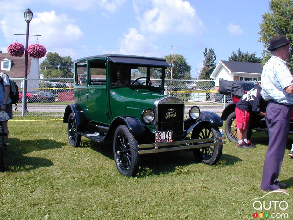 Les Belles Autos d'hier 2004