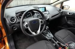 Habitacle du conducteur de la Ford Fiesta SE 2016