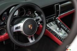 2015 Porsche Panamera GTS steering wheel