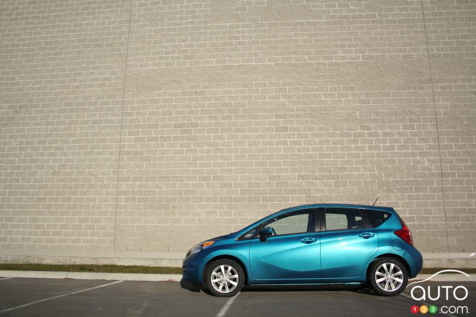 2016 Nissan Versa Note side view
