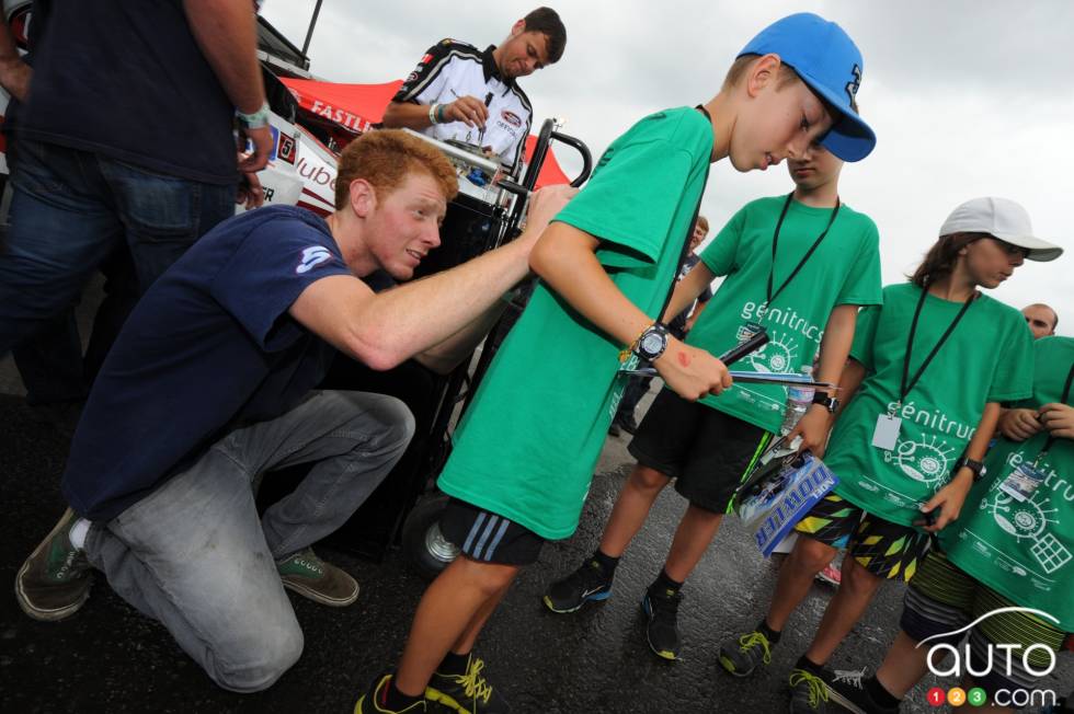Noel Dowler, EMCO/Praxair/Safety Kleen Dodge signe des autographes