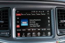 2015 Dodge Challenger RT Scat Pack infotainement display