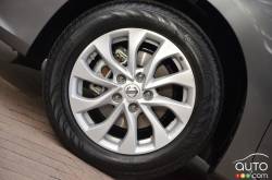 2016 Nissan Sentra wheel