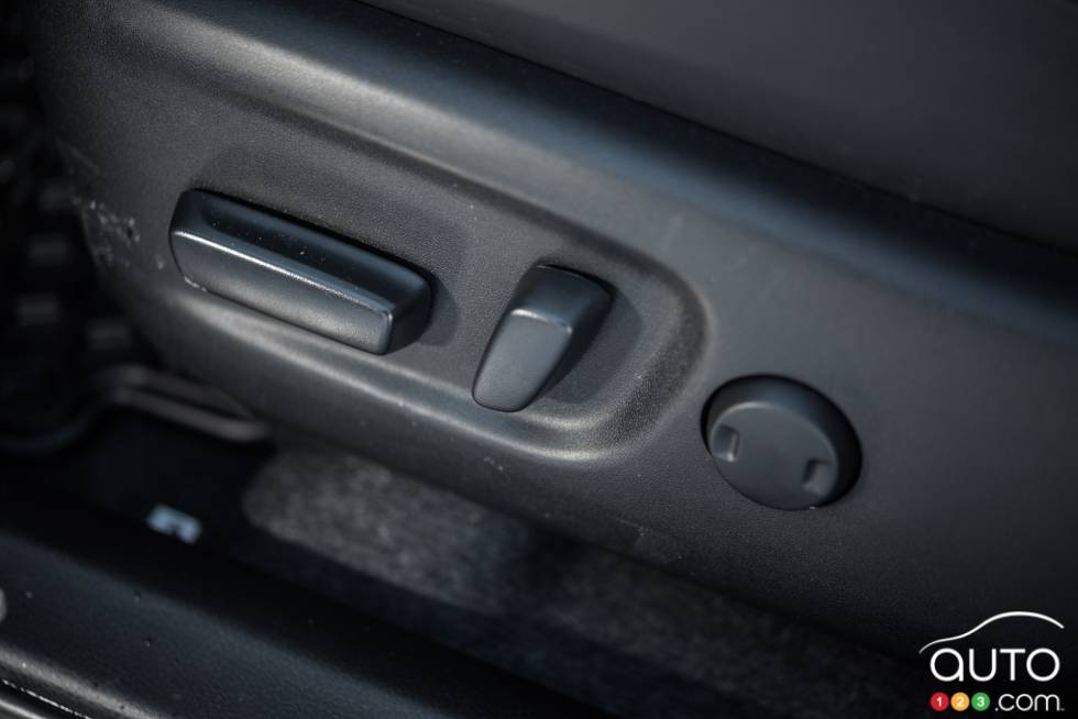 2016 Toyota Rav4 AWD limited interior details