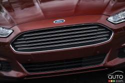 2016 Ford Fusion Titanium front grille