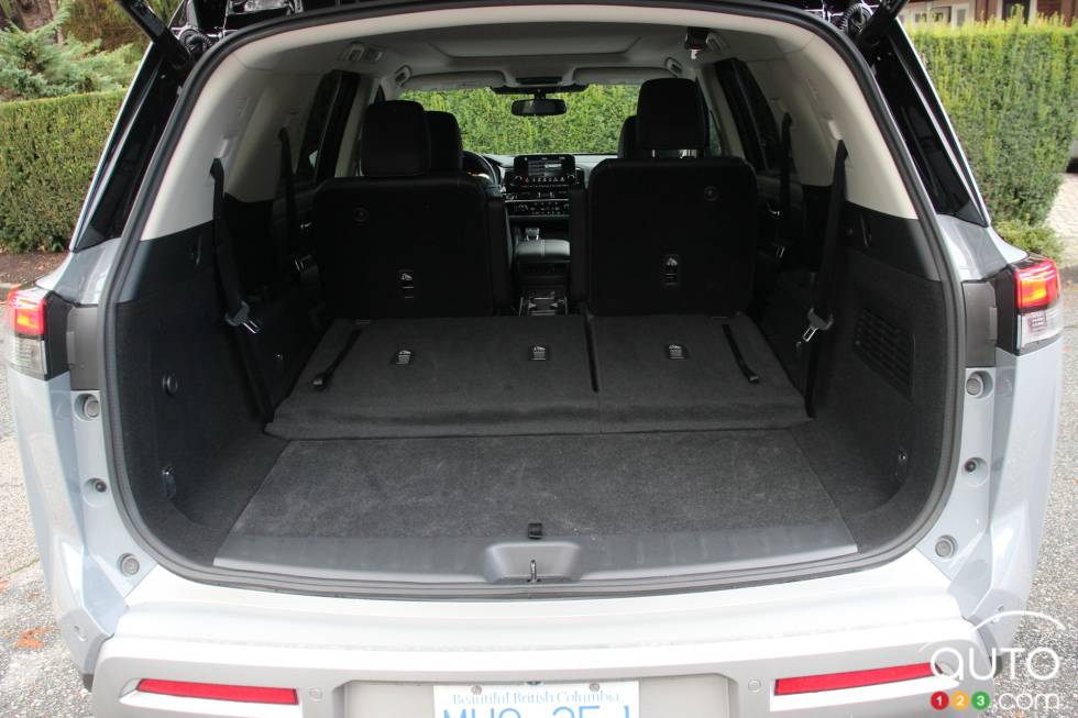 We drive the 2022 Nissan Pathfinder 