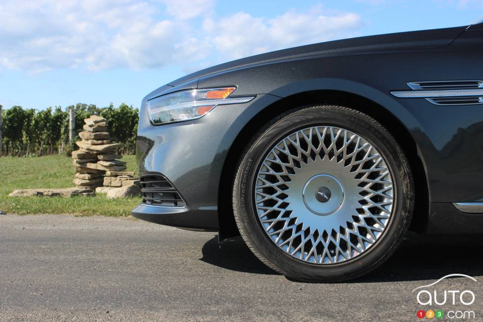 We drive the 2020 Genesis G90
