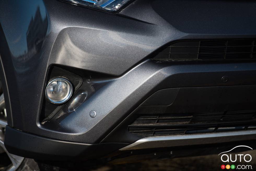 Phare anti-brouillare du Toyota Rav4 AWD Limited 2016