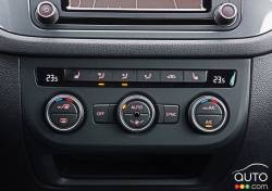 2016 Volkswagen Tiguan TSI Special edition climate controls