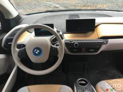 Habitacle du conducteur de la BMW i3 2016