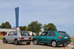 de gauche à droite; Volkswagen MK1 1984 GTI, MK2 1991 GTI
