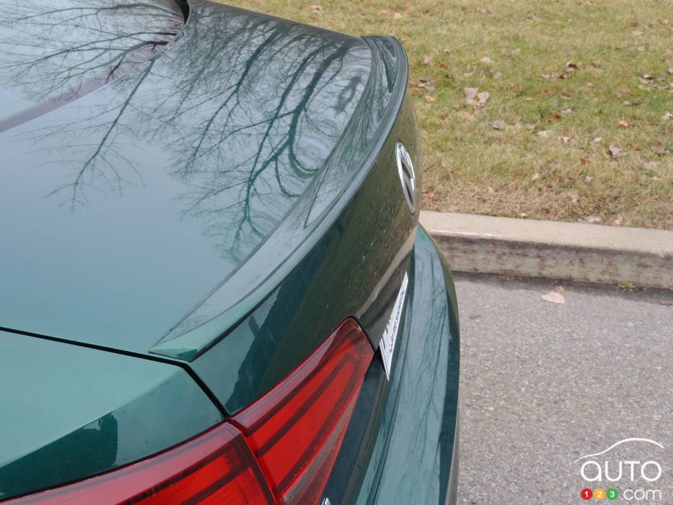 Pare-chocs et phare arrière