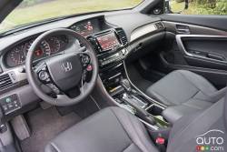Habitacle du conducteur de la Honda Accord Touring V6 2016