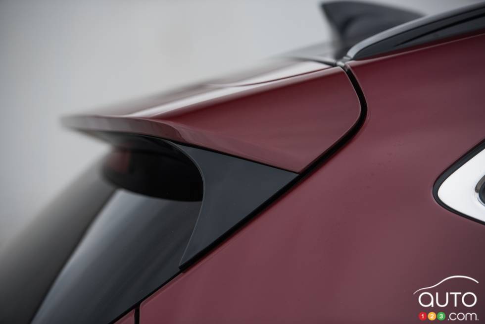 2016 Hyundai Tucson rear spoiler