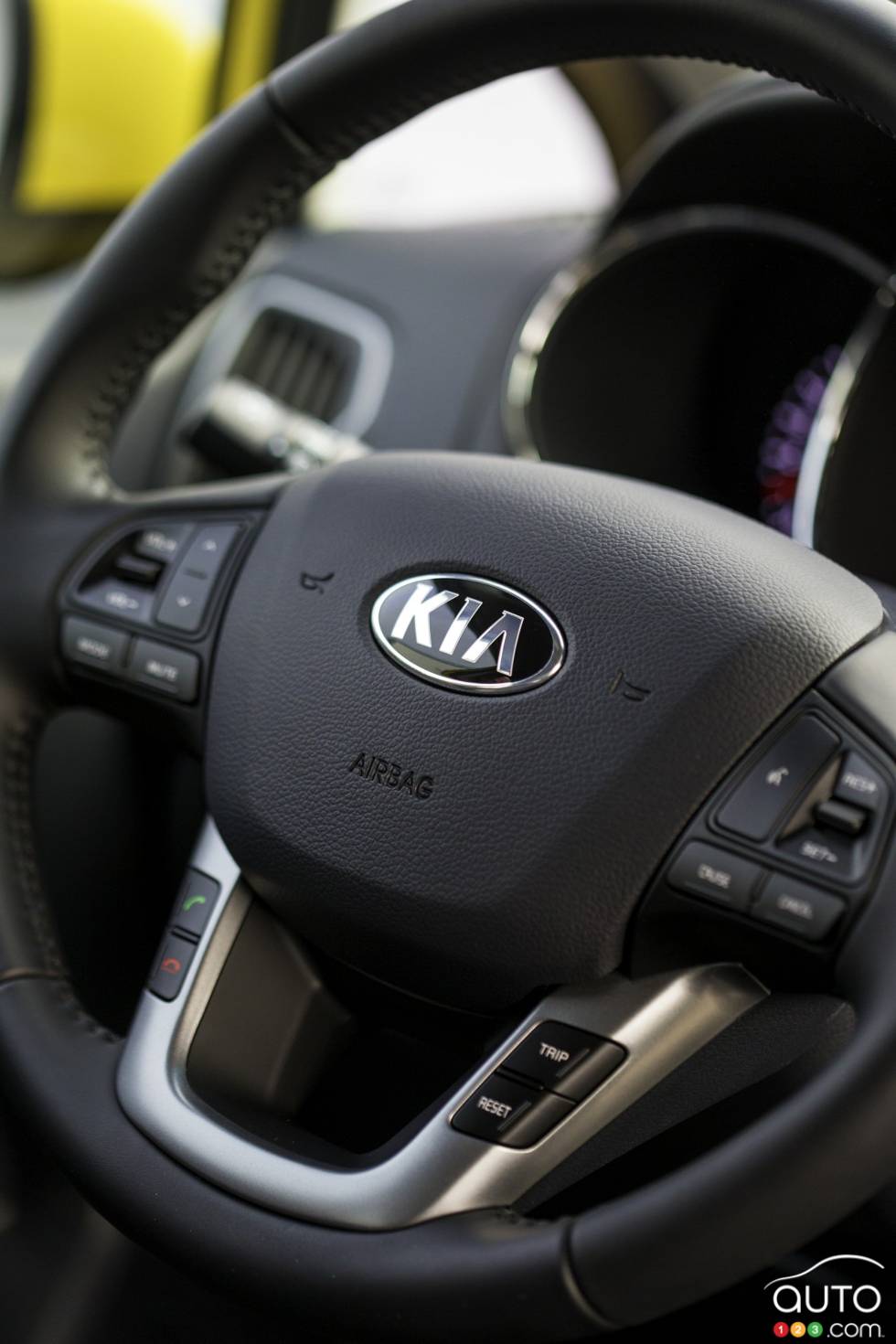 2016 Kia Rio 5 SX steering wheel