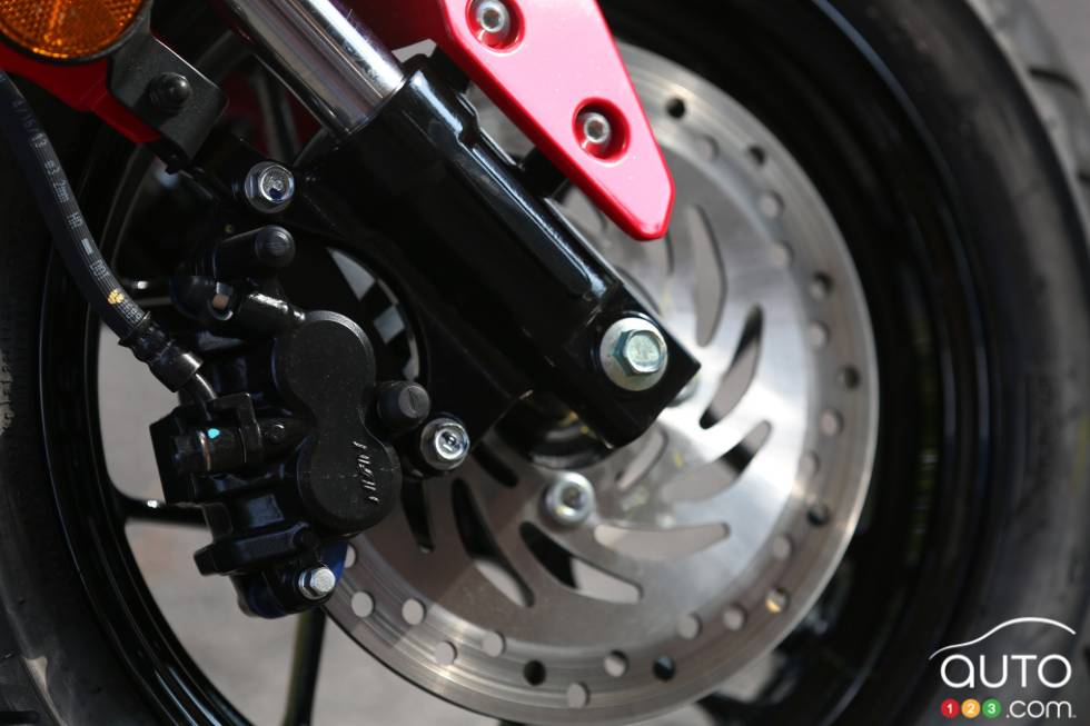 détails de la roue et des freins