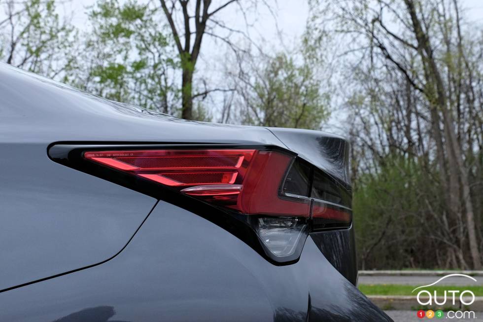 Nous conduisons la Lexus RC 4350 Black Line