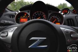 2016 Nissan 370Z steering wheel