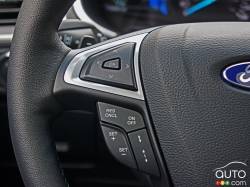 2016 Ford Edge Sport steering wheel mounted cruise controls