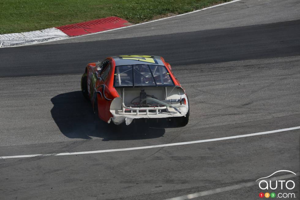 Hugo Vannini, VTI Motorsports Ford perds contrôle à la sortie du virage 5 durant la course
