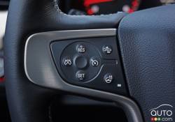 2016 GMC Yukon Denali steering wheel mounted cruise controls
