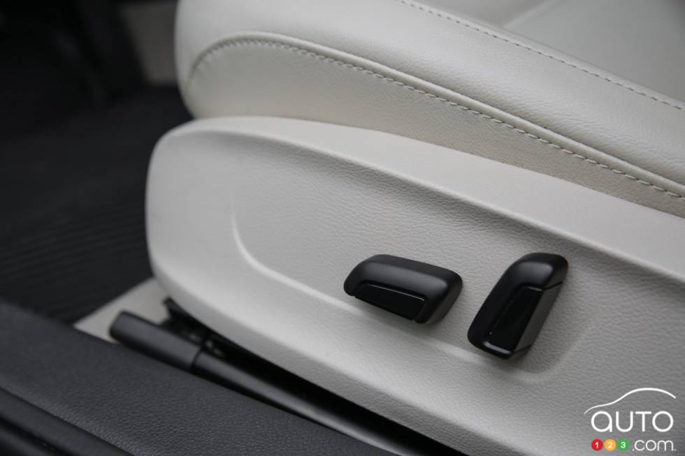 seat adjustment knobs