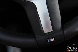 Détail du volant de la BMW 228i xDrive Cabriolet 2015