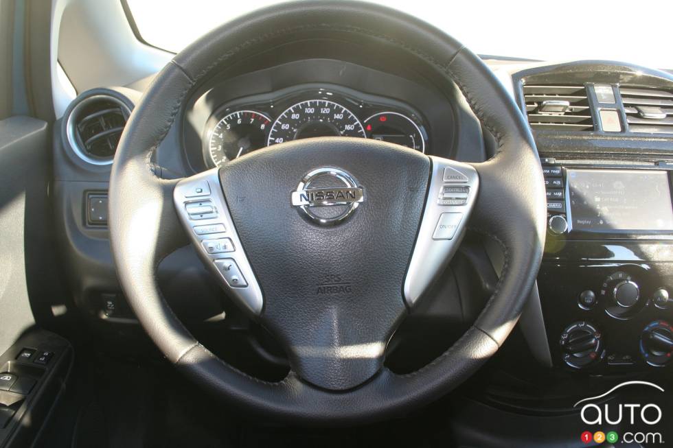 Volant de la Nissan Versa Note 2016