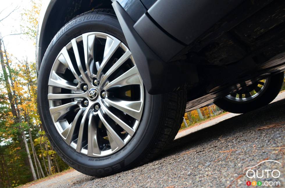 Nous conduisons le Toyota Venza 2021