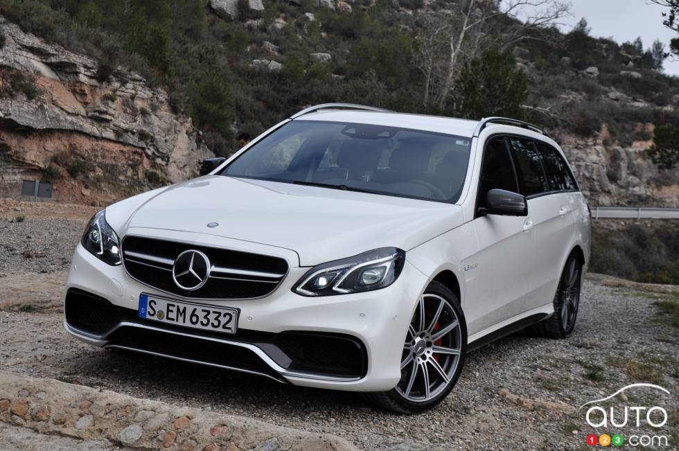 Vue 3/4 avant gauche, familiale